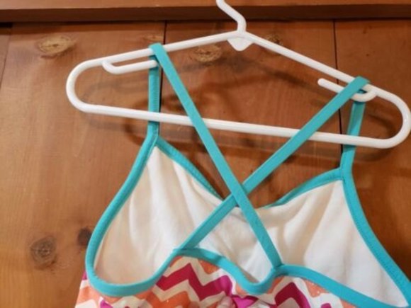 Garnet Hill Kids One-Piece Swimsuit Girls 8 Chevron Pattern - Picture 12 of 16